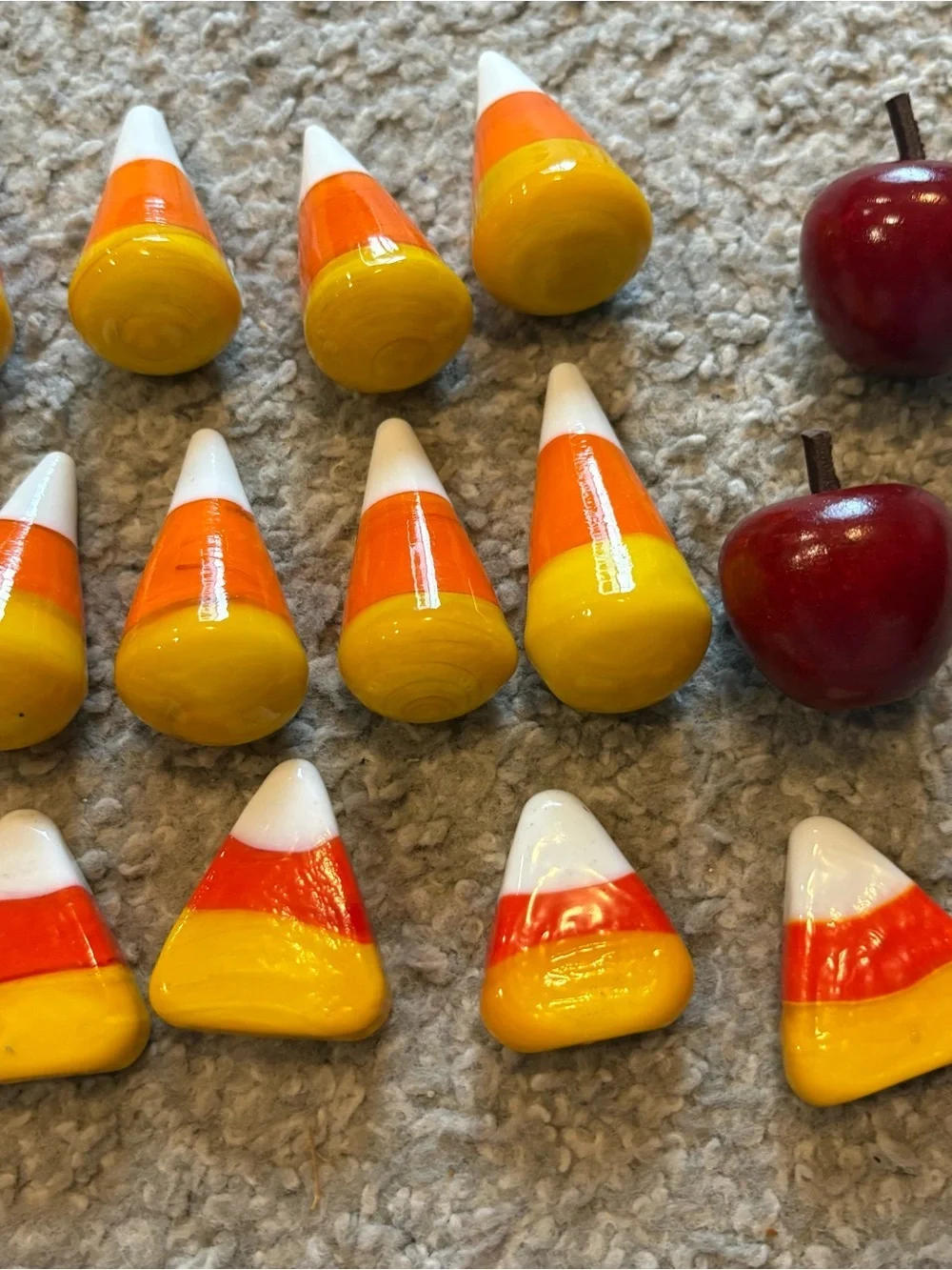 Vintage Murano Style Glass Candy Corn 14 Pieces Wood Apple Lillian Vernon